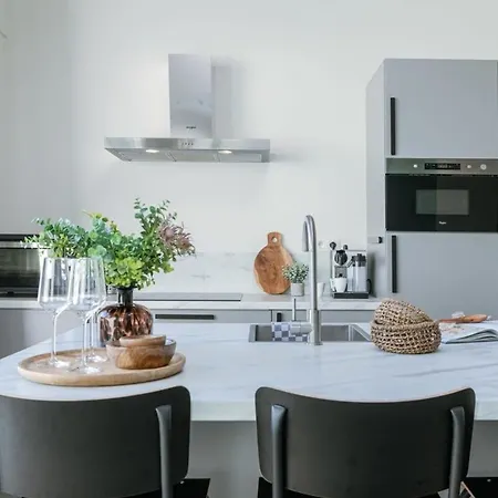 House With Large And Sunny Terrace Amberes
